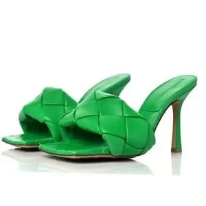 サンダル・ミュール Bottega Veneta Light green nappa leather Lido sandals Bottega Veneta Quilted Leather Flat Slide Sandals | Neiman